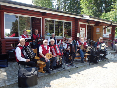 Hieman suorempaa soittoa