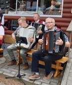 . . . moni-ilmeinen soitin.