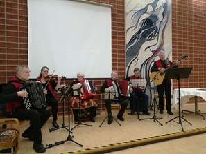 Olisiko Konsta Jylhän Pyhäaamu temppelissä menossa