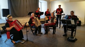 Soittajat tosissaan mutta ei vakavissaan